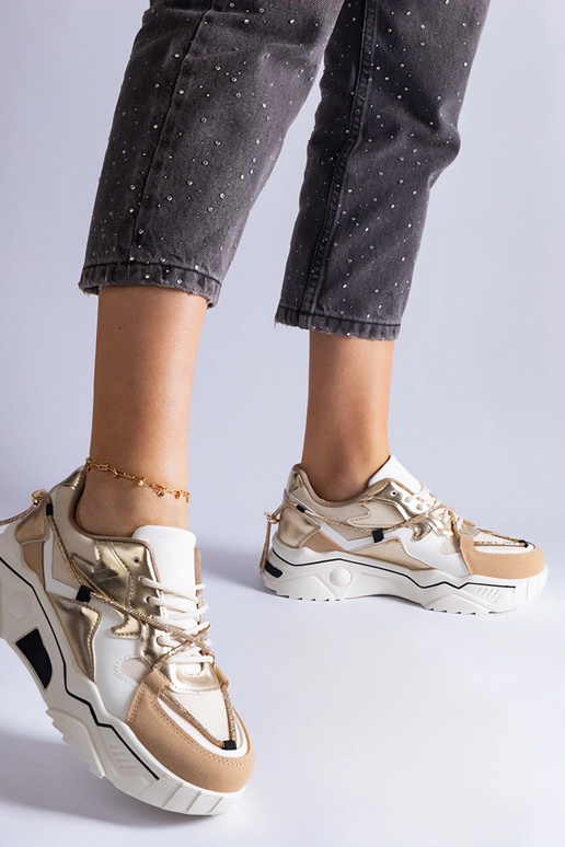 Zapatillas beige decoradas con cordón...