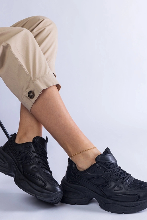 Zapatillas negras con suela Adom gigante