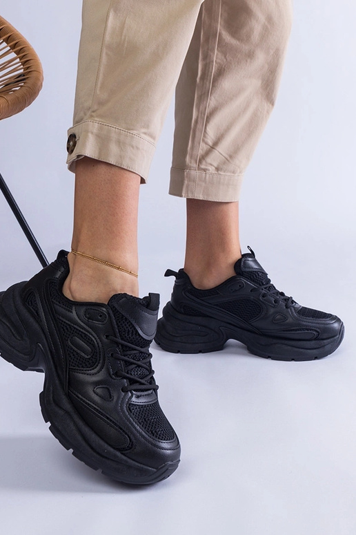 Zapatillas negras con suela Adom gigante