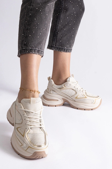 Zapatillas beige con suela Adom masiva