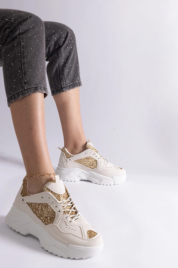 Zapatillas de mujer beige con aplicaciones de purpurina Caraballo