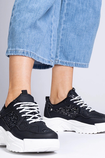 Zapatillas negras para mujer con detalles de purpurina Caraballo