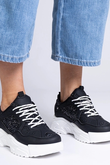 Zapatillas negras para mujer con detalles de purpurina Caraballo 2