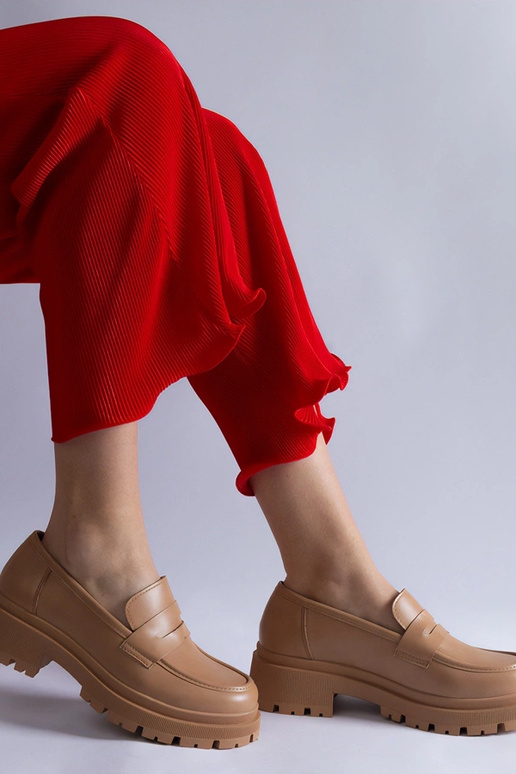 Mocasines beige oscuro de ecopiel...