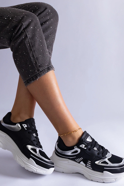 Zapatillas negras de mujer con...