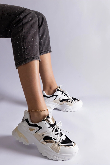 Zapatillas deportivas...