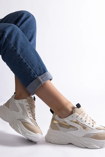 Zapatillas de mujer beige y...