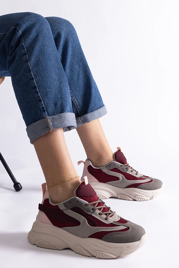 Zapatillas de mujer burdeos...