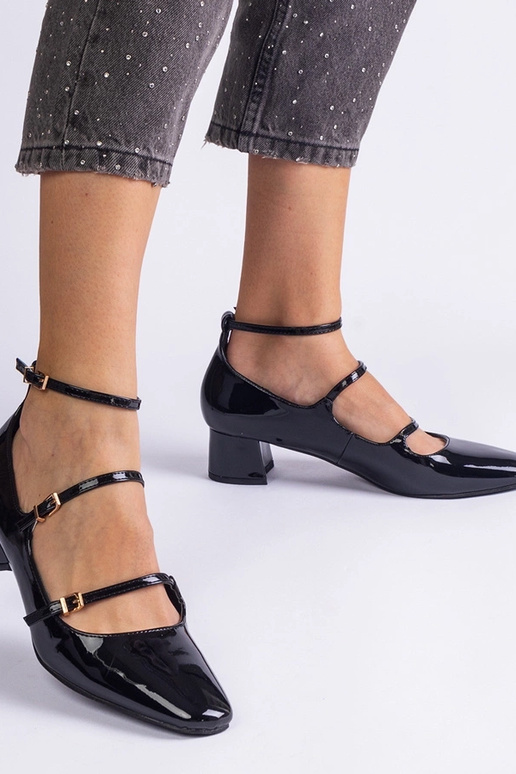 Zapatos de salón de charol negro con... Zapatos de salón de charol negro con...