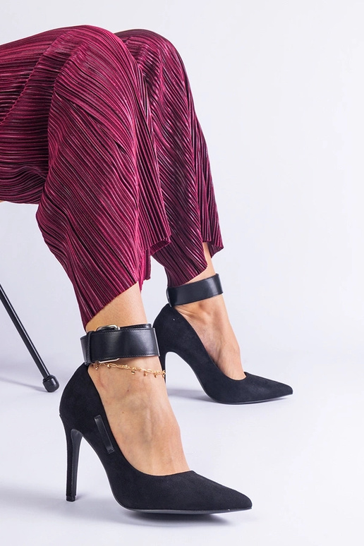 Zapatos de tacón alto negros de ante...