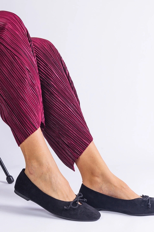 Bailarinas negras con lazo decorativo... Bailarinas negras con lazo decorativo...