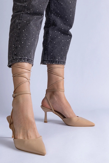 Stilettos beige de punta abierta atados al tobillo Viktoriada