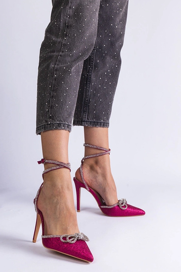 Tacones altos con purpurina rosa, lazo y pedrería Merkuri