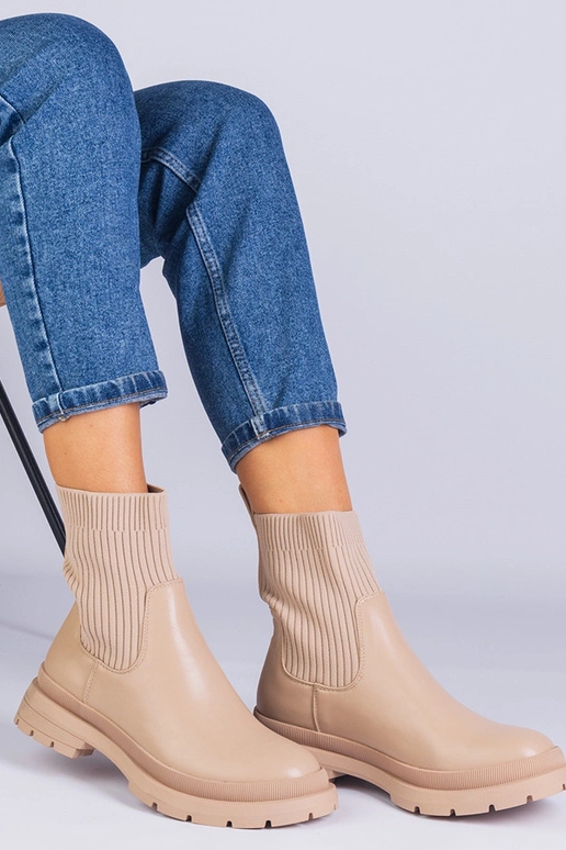 Botines marrones con parte superior...