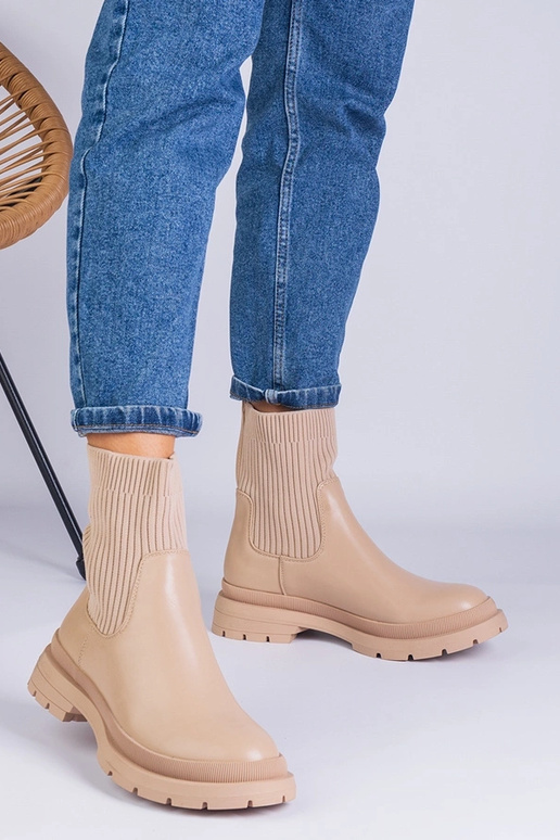 Botines marrones con parte superior...