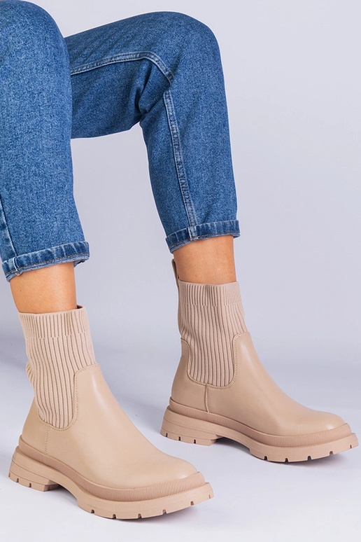 Botines marrones con parte superior...