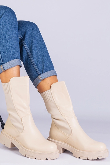 Botines beige con inserción...