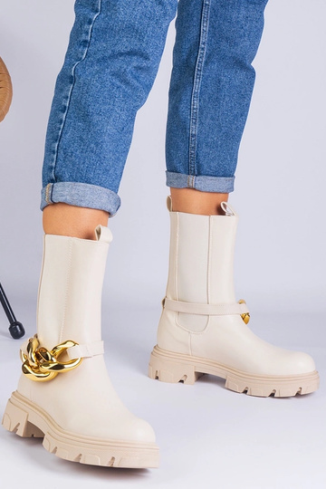 Botines beige a la altura... 2