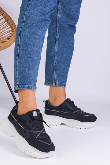 Zapatillas negras de mujer decoradas con cordón de circonitas Masala 2