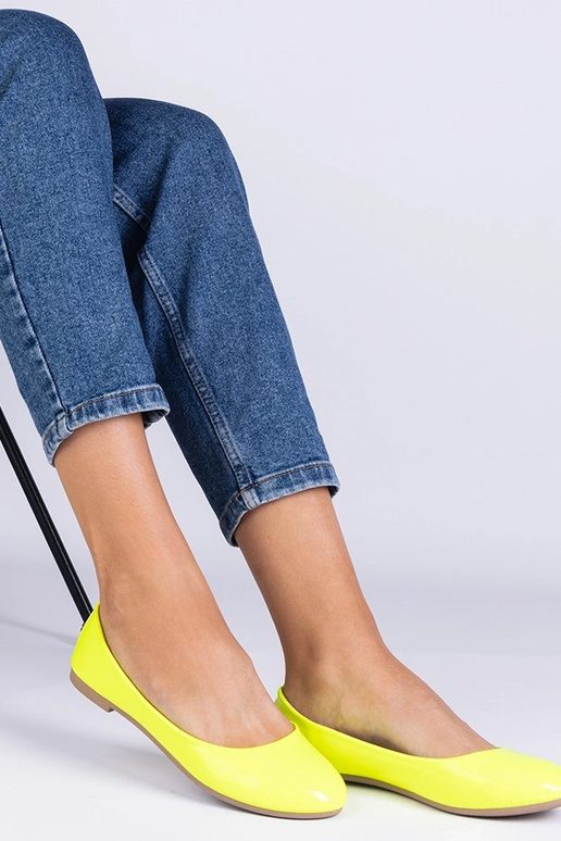Bailarinas de charol amarillo neón... Bailarinas de charol amarillo neón...