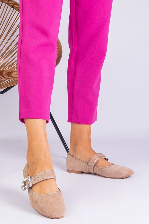 Bailarinas beige decoradas con... Bailarinas beige decoradas con...