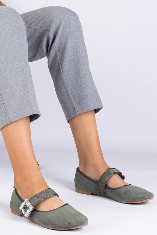 Bailarinas verdes decoradas con... Bailarinas verdes decoradas con...