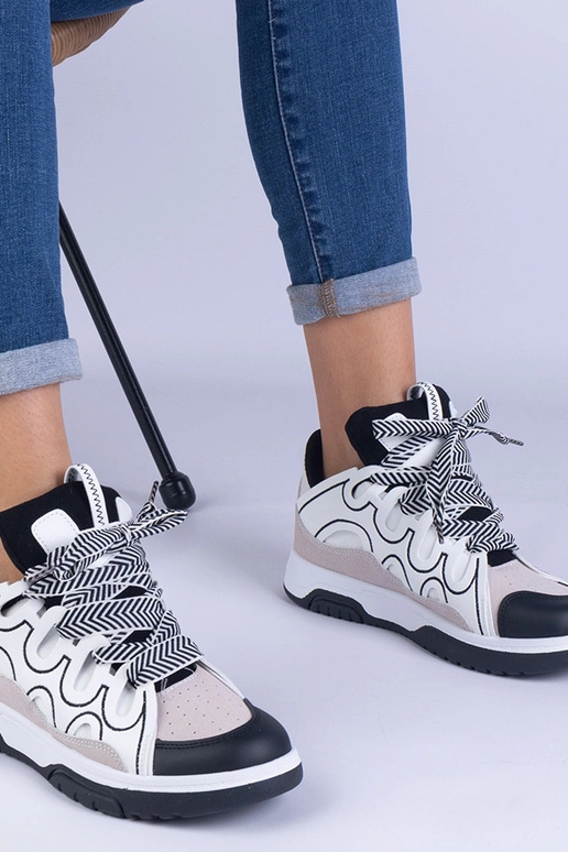 Zapatillas negras de mujer con...