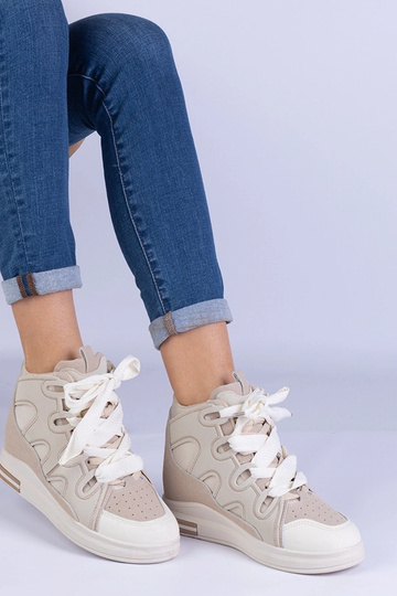 Zapatillas de mujer beige...