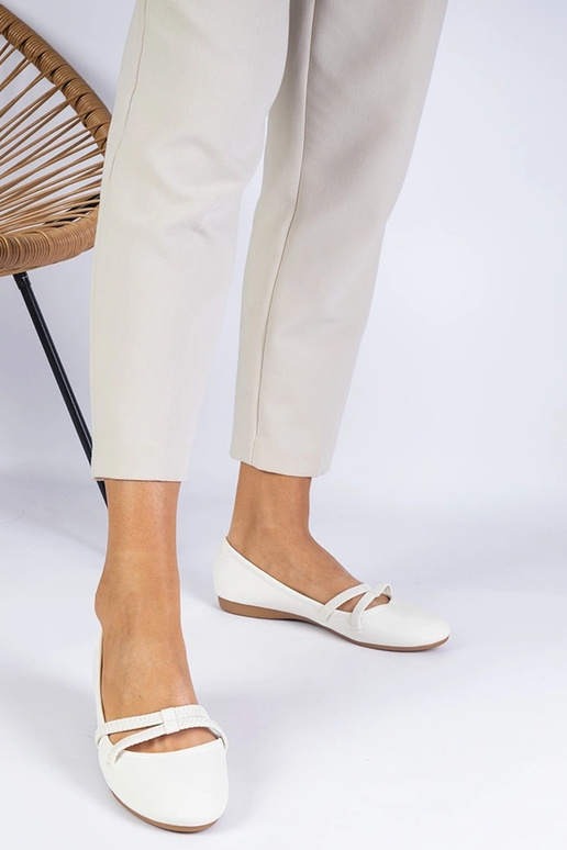 Bailarinas blancas para mujer... Bailarinas blancas para mujer...