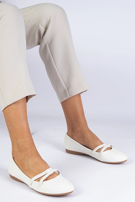 Bailarinas blancas para mujer... Bailarinas blancas para mujer...