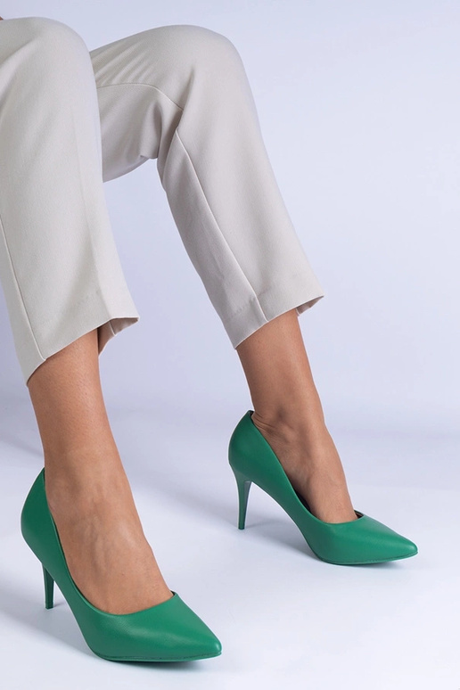 Zapatos de salón clásicos verdes de... Zapatos de salón clásicos verdes de...