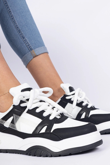 Zapatillas negras con cordones gruesos Luciana 2