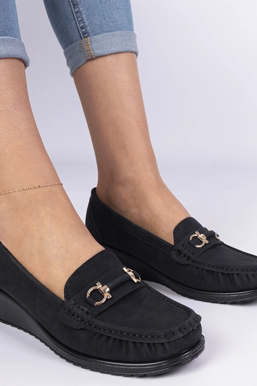 Mocasines negros para mujer en cuña...