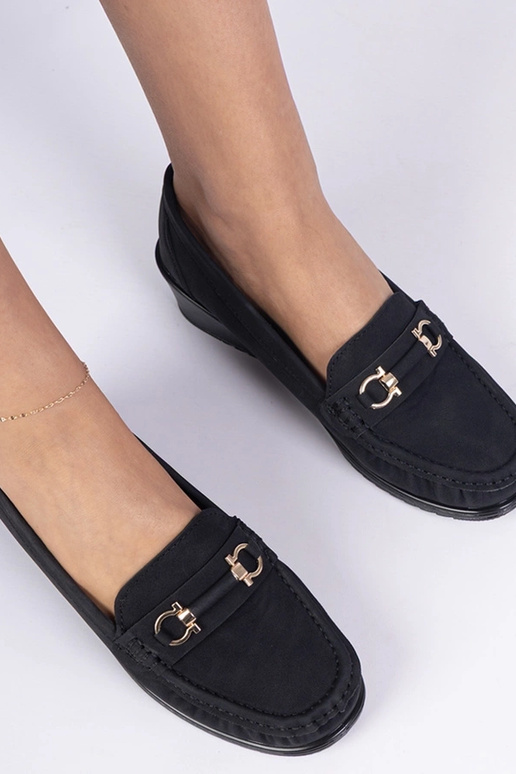 Mocasines negros para mujer en cuña...