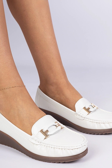 Mocasines blancos para mujer en cuña de piel ecológica Kappi 2