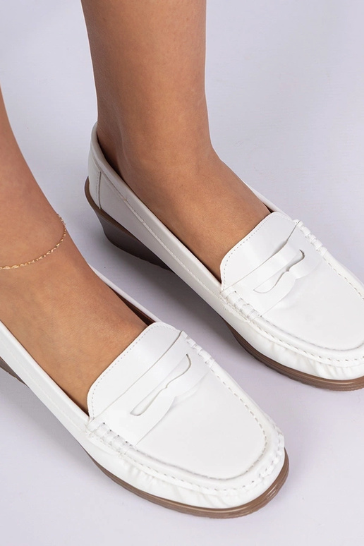 Mocasines blancos de mujer con cuña...
