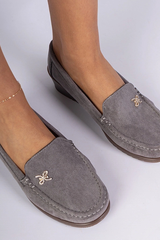Mocasines grises claros para mujer...