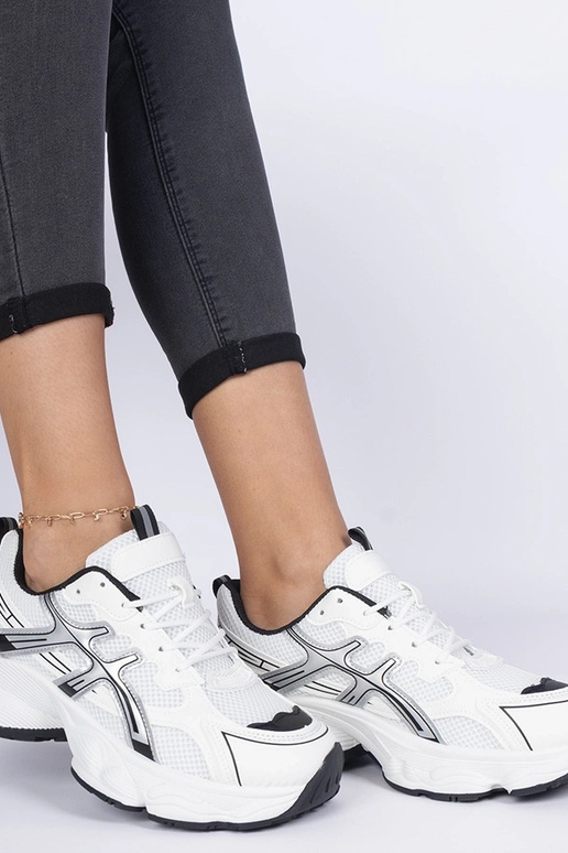 Zapatillas negras para mujer con...