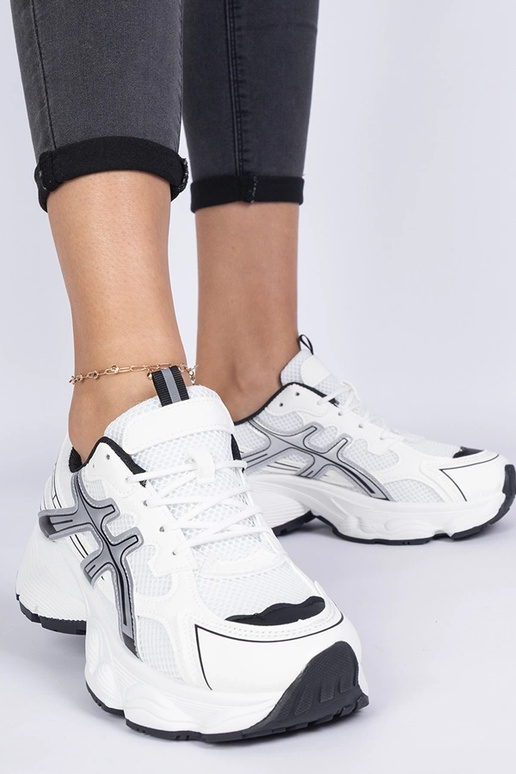 Zapatillas negras para mujer con...