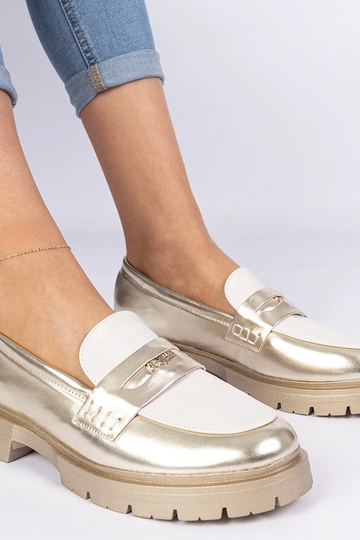 Mocasines dorados de mujer con inserción blanca Sugetti 2