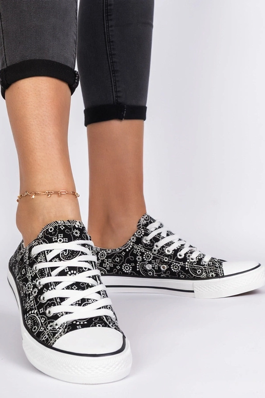 Zapatos de tela negros estilo azteca...