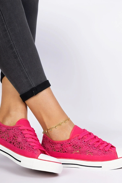 Zapatillas rosas para mujer caladas Saha