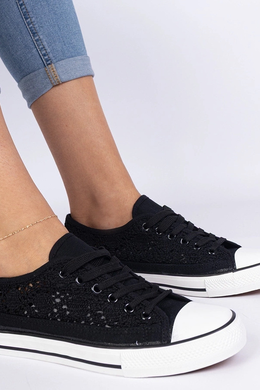 Zapatillas negras para mujer caladas...