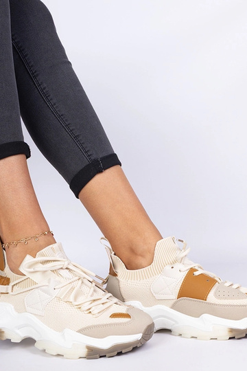 Zapatillas de mujer beige con caña tipo calcetín Milada