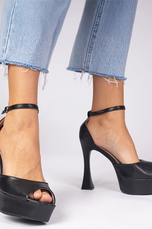 Sandalias negras de tacón alto Tesli