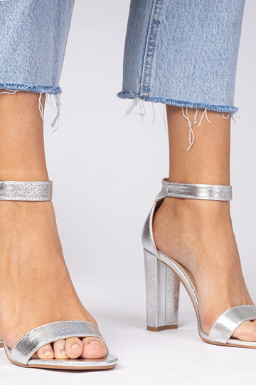 Sandalias plateadas de...