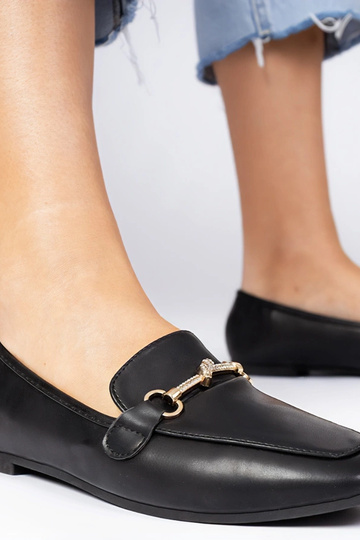 Mocasines negros con adorno y circonitas Kalisa 2
