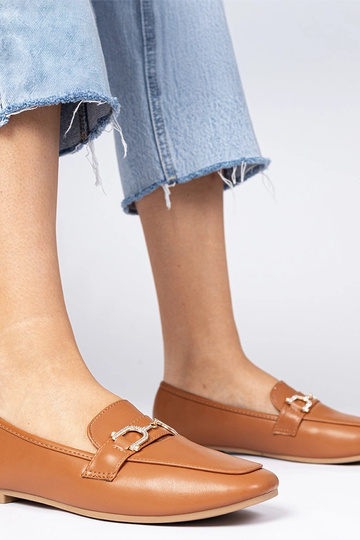 Mocasines elegantes marrones con circonitas Banzao