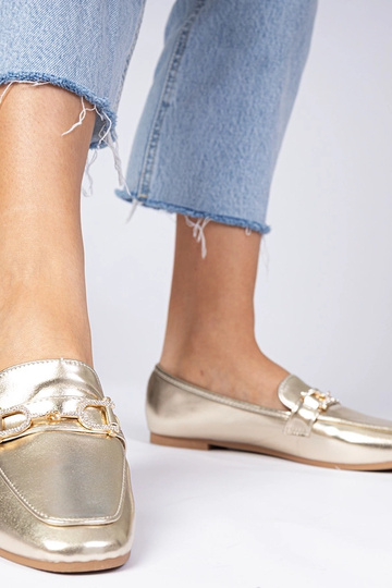 Mocasines elegantes dorados con circonitas Banzao