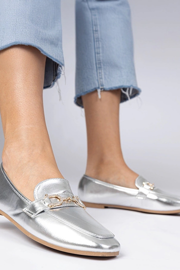 Mocasines elegantes plateados con circonitas Banzao 2